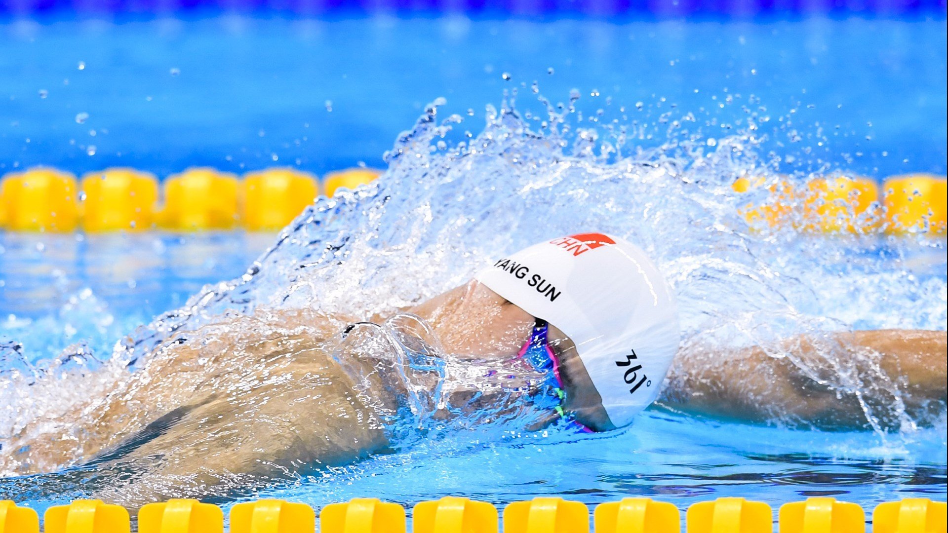 库兹马诺维奇在巴黎奥运会手球比赛中展现出强大的心理素质，库兹马打球视频